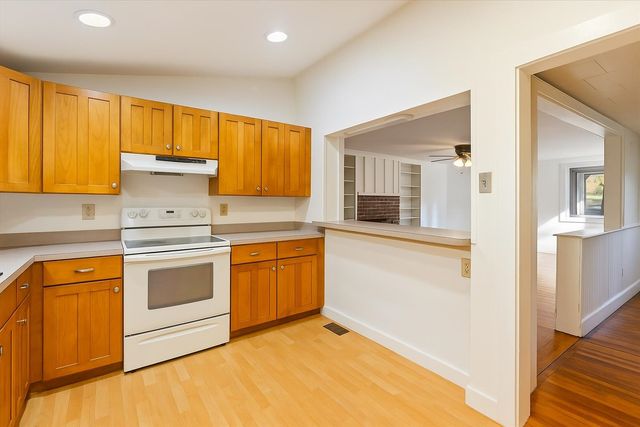 76 Middle Hancock Road, Peterborough, NH 03458