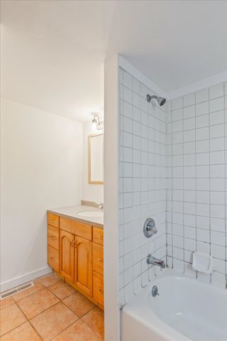 76 Middle Hancock Road, Peterborough, NH 03458