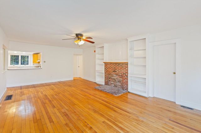 76 Middle Hancock Road, Peterborough, NH 03458