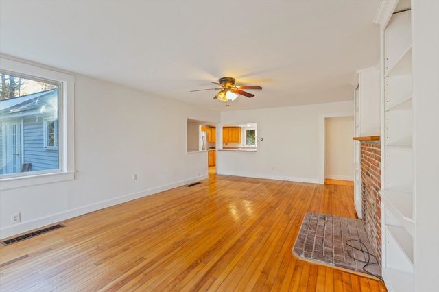 76 Middle Hancock Road, Peterborough, NH 03458