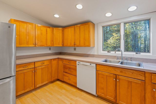 76 Middle Hancock Road, Peterborough, NH 03458