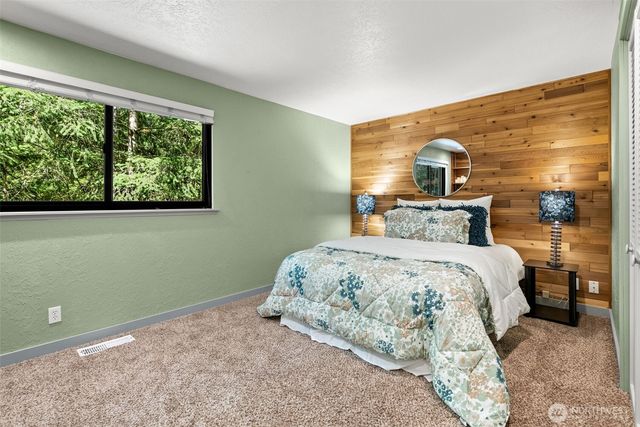 13850 NW Dolly Varden Lane, Bremerton, WA 98312