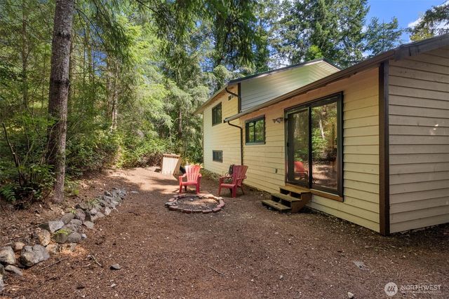 13850 NW Dolly Varden Lane, Bremerton, WA 98312