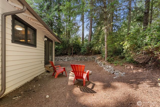 13850 NW Dolly Varden Lane, Bremerton, WA 98312