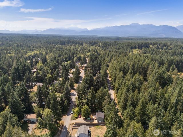 13850 NW Dolly Varden Lane, Bremerton, WA 98312
