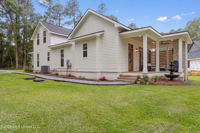 8068 Ocean Springs Road, Ocean Springs, MS 39564