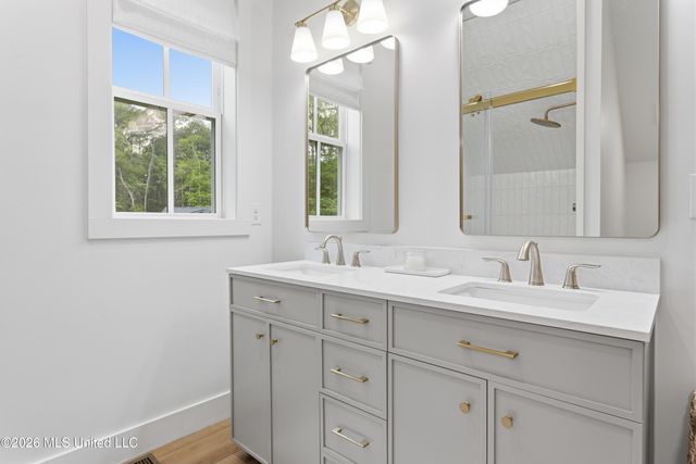 8068 Ocean Springs Road, Ocean Springs, MS 39564