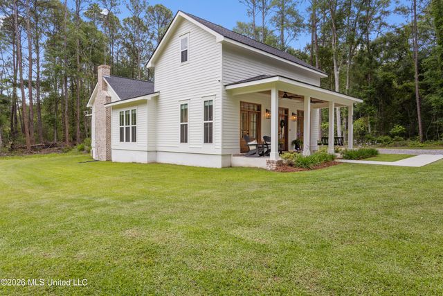 8068 Ocean Springs Road, Ocean Springs, MS 39564
