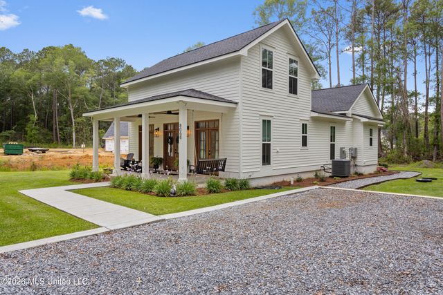 8068 Ocean Springs Road, Ocean Springs, MS 39564