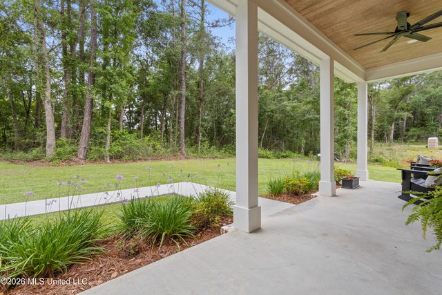 8068 Ocean Springs Road, Ocean Springs, MS 39564