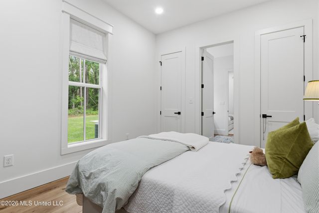 8068 Ocean Springs Road, Ocean Springs, MS 39564