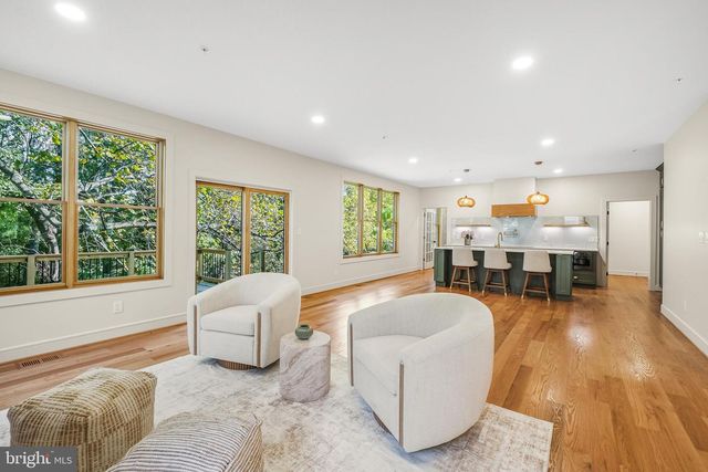 110 GENEVA, Silver Spring, MD 20912