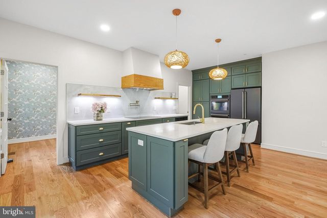 110 GENEVA, Silver Spring, MD 20912