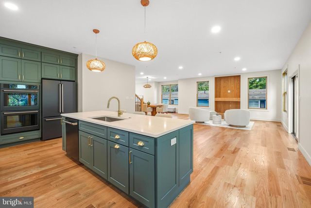 110 GENEVA, Silver Spring, MD 20912