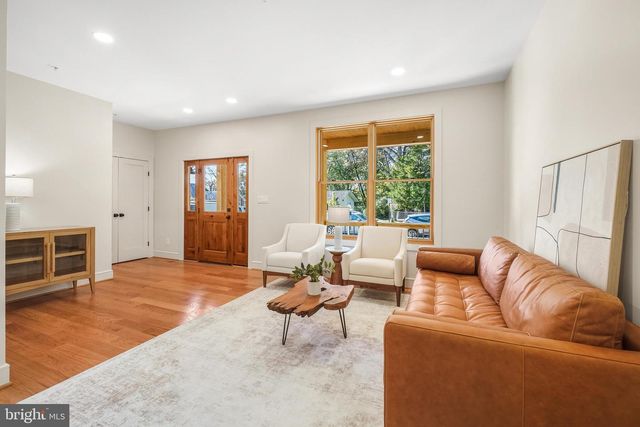 110 GENEVA, Silver Spring, MD 20912