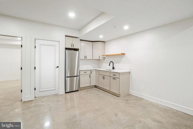 110 GENEVA, Silver Spring, MD 20912