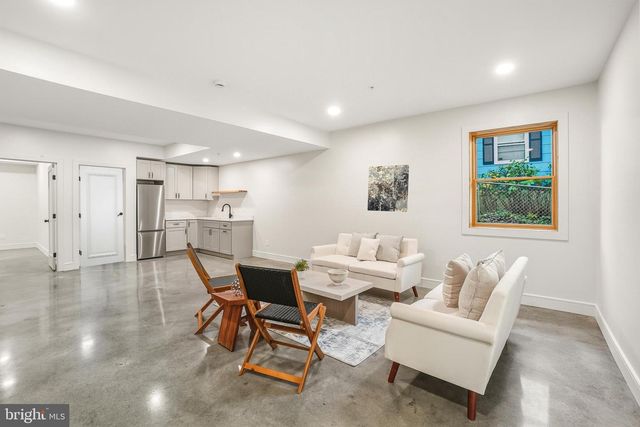 110 GENEVA, Silver Spring, MD 20912