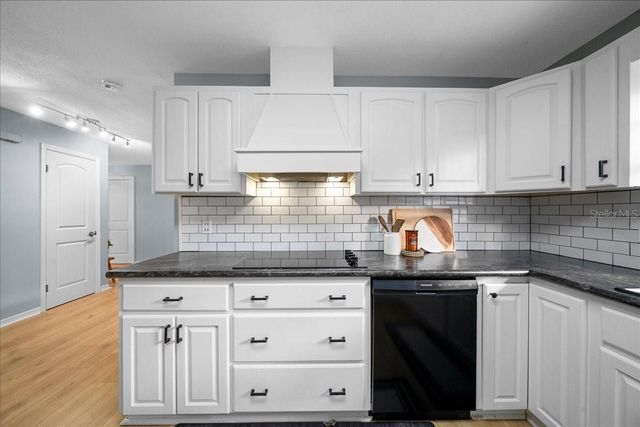 18 PALM CIRCLE DRIVE, Inglis, FL 34449