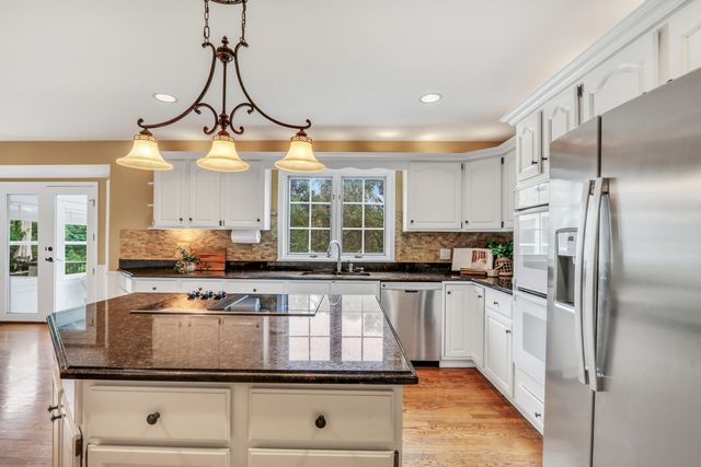 26425 N Pheasant Run, Mundelein, IL 60060