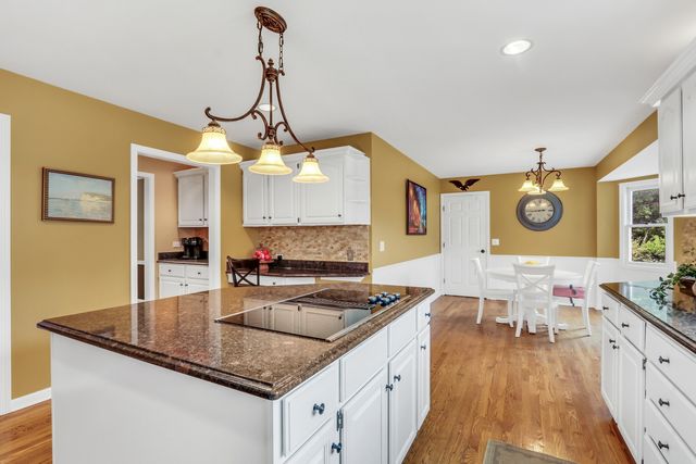 26425 N Pheasant Run, Mundelein, IL 60060