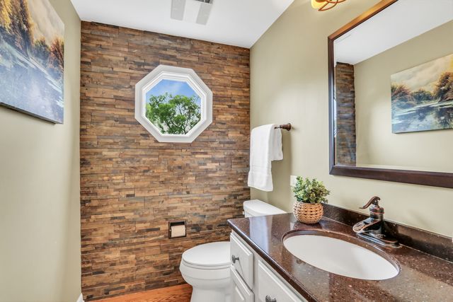 26425 N Pheasant Run, Mundelein, IL 60060
