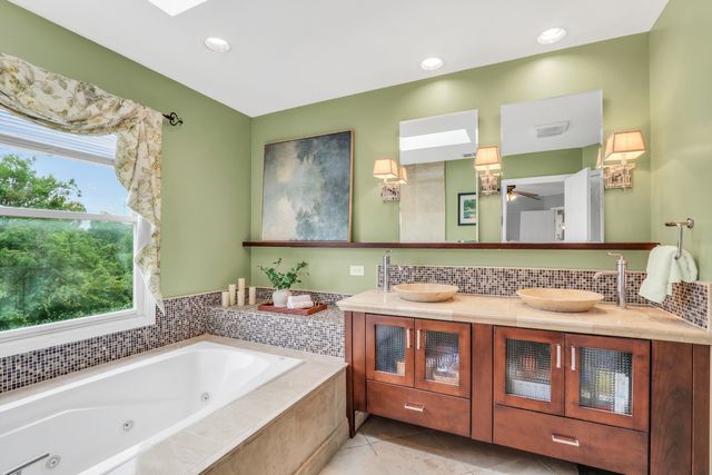 26425 N Pheasant Run, Mundelein, IL 60060
