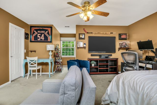 26425 N Pheasant Run, Mundelein, IL 60060