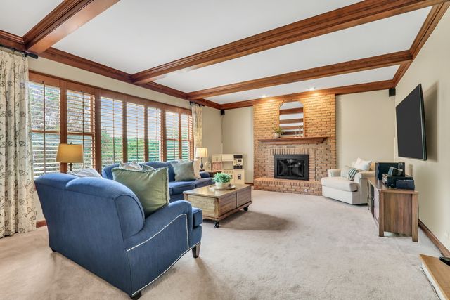 26425 N Pheasant Run, Mundelein, IL 60060