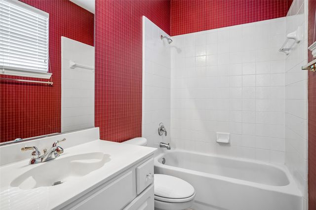 44 Creekside Drive, Trophy Club, TX 76262