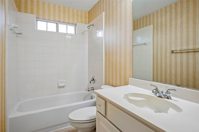 44 Creekside Drive, Trophy Club, TX 76262