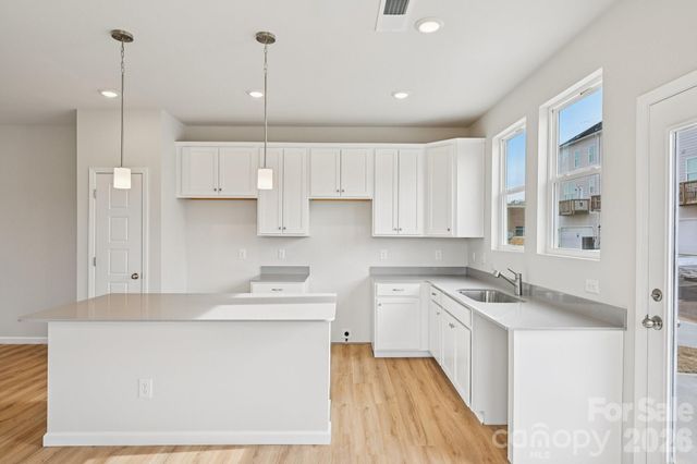 201 Vanguard Lane 13, Cramerton, NC 28032