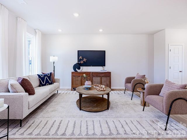 201 Vanguard Lane 13, Cramerton, NC 28032