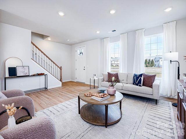 201 Vanguard Lane 13, Cramerton, NC 28032