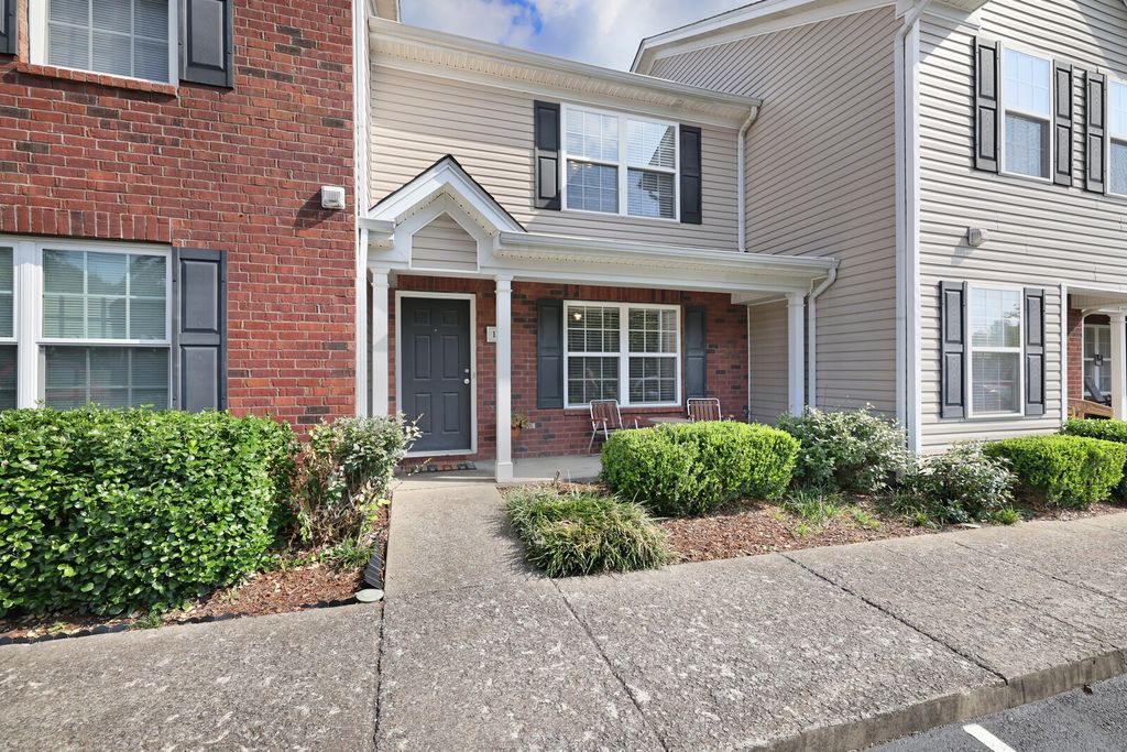 107 Oak Valley Cir, Smyrna, TN 37167