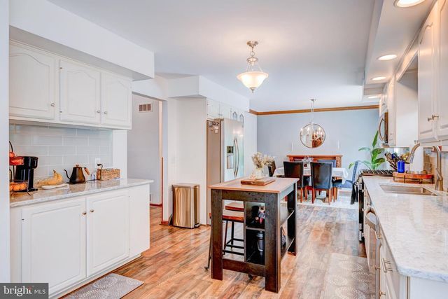 4849 WENDI DR E, Zionsville, PA 18092