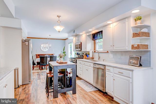 4849 WENDI DR E, Zionsville, PA 18092
