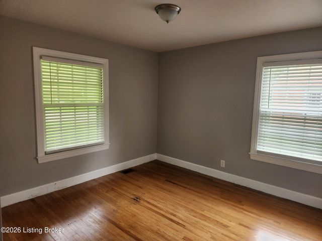 316 Monohan Dr, Louisville, KY 40207