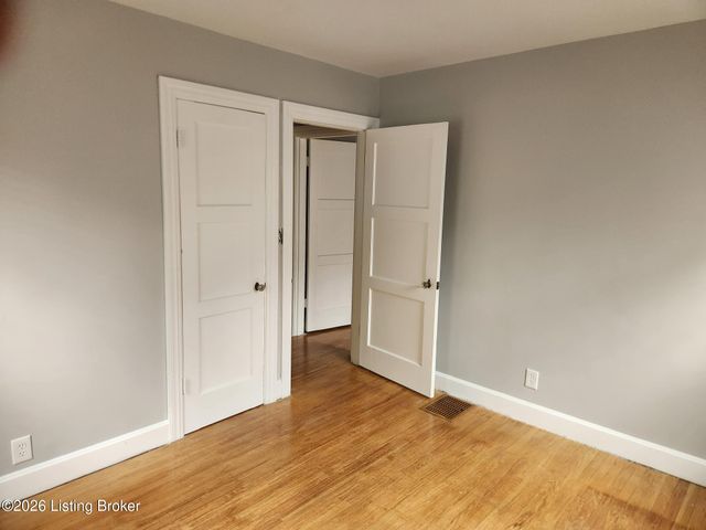 316 Monohan Dr, Louisville, KY 40207