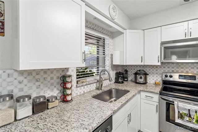 495 W Buttonbush Drive, Beverly Hills, FL 34465