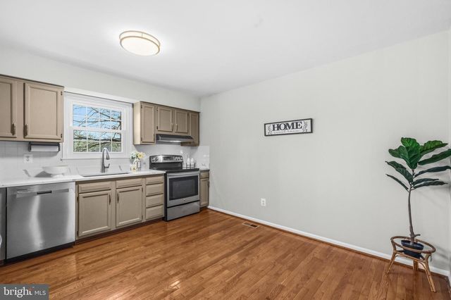 9145 SCHOOLCRAFT LN, Burke, VA 22015