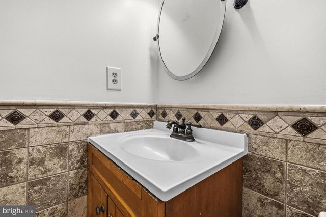 9145 SCHOOLCRAFT LN, Burke, VA 22015