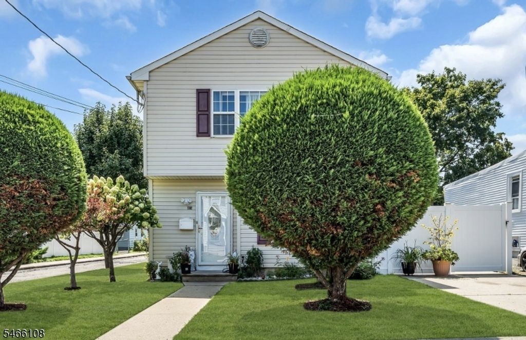 425 Thomas St, Perth Amboy City, NJ 08861 — exterior