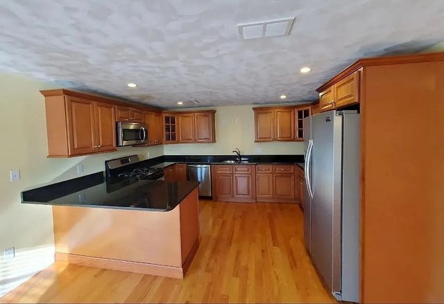 1 Olson 13, Wilmington, MA 01887