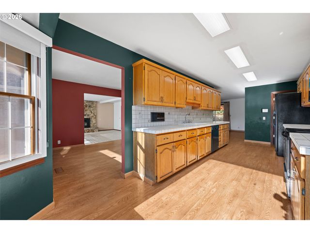 33887 CHURCH Rd, Warren, OR 97053