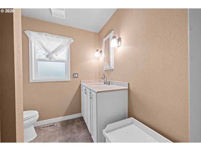 33887 CHURCH Rd, Warren, OR 97053