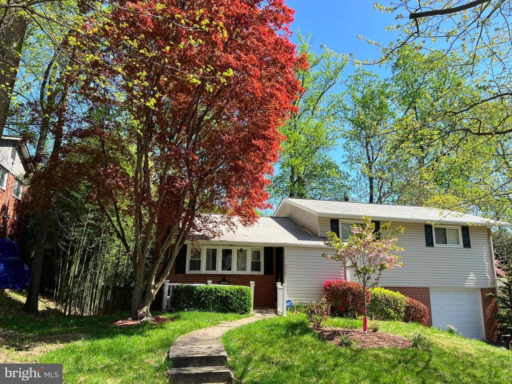 6305 TONE DR, Bethesda, MD 20817