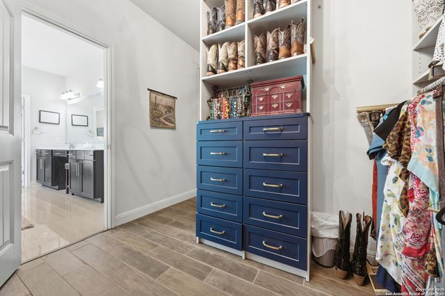 10711 Ysamy Way, San Antonio, TX 78213