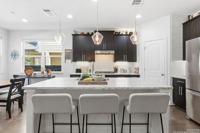 10711 Ysamy Way, San Antonio, TX 78213