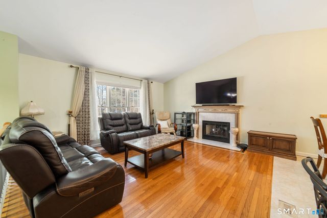 1020 Shepard Avenue, Hamden, CT 06514