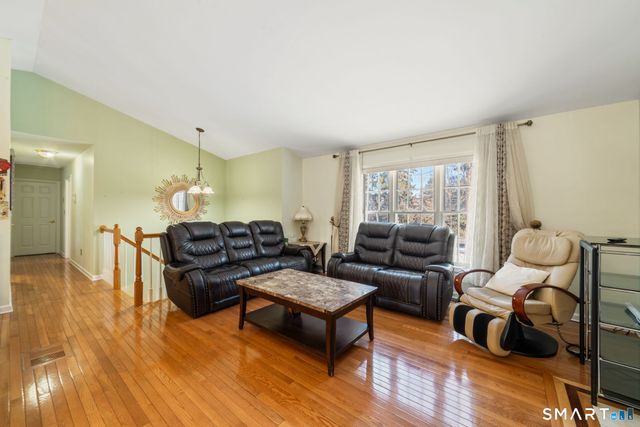 1020 Shepard Avenue, Hamden, CT 06514